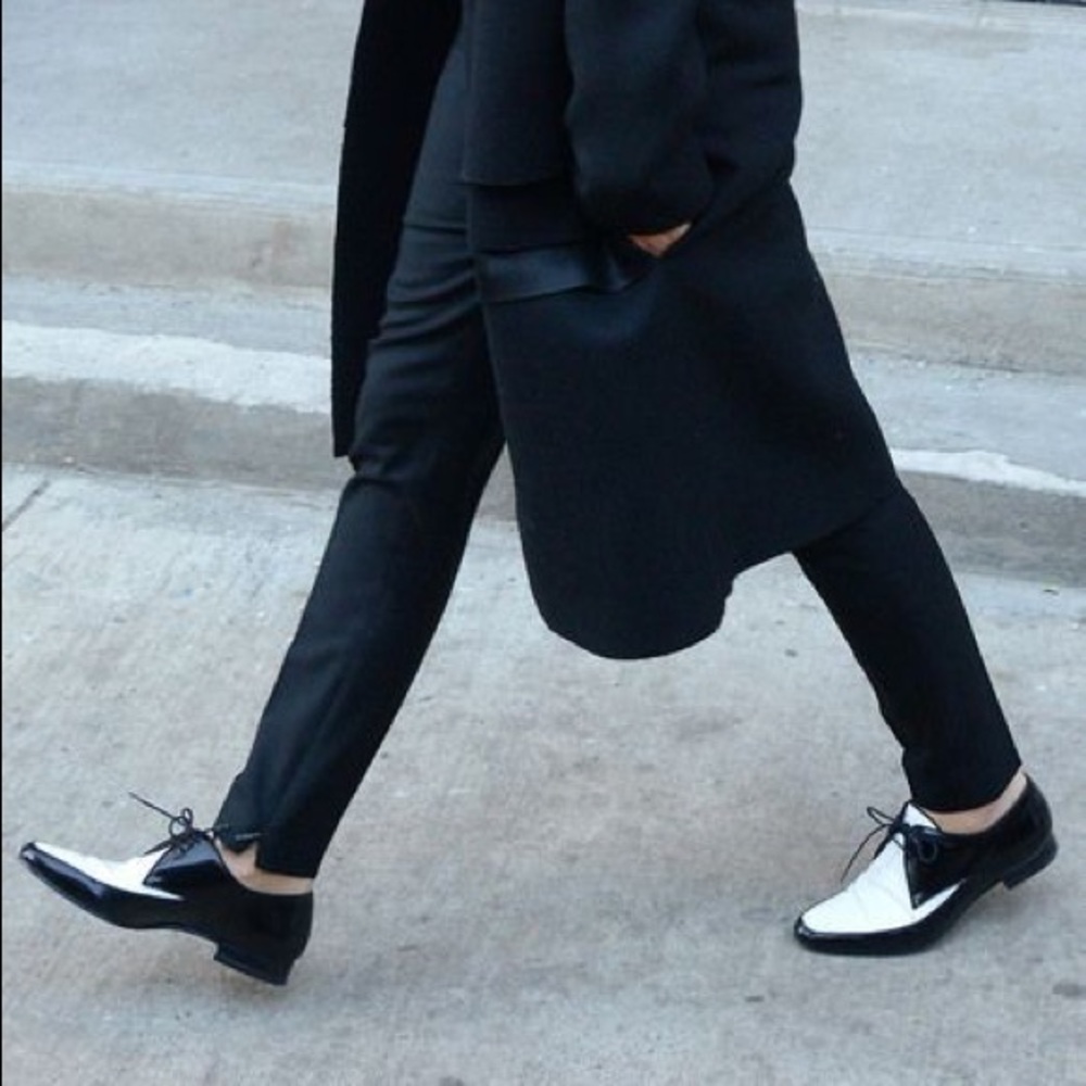 Saint Laurent derby black and white flat shoe